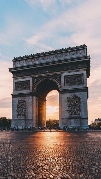 Arc de Triumph, Paris, France.