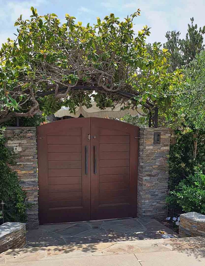 Gate