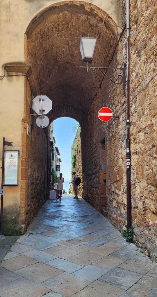 Passage in Pienza